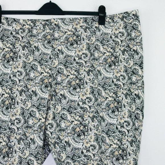 Isaac Mizrahi Live Women's 30W Pants Black Beige Ikat Paisley Slim NWOT CP12 - Picture 2 of 5